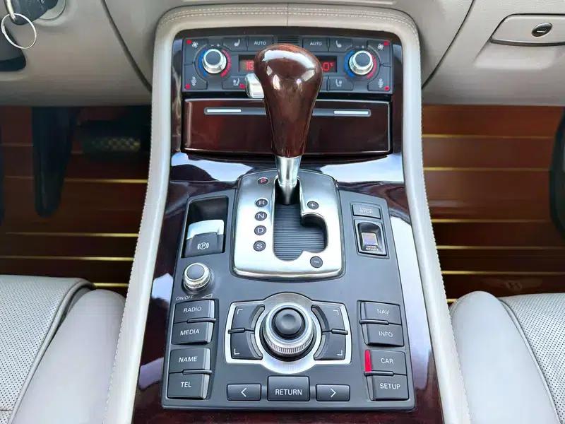 Audi A8 2010 4.2FSI Quattro Limited Edition — миниатюра 13