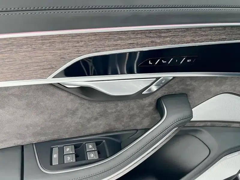 2021 Audi A8 A8L 55 TFSI quattro Premium — миниатюра 14
