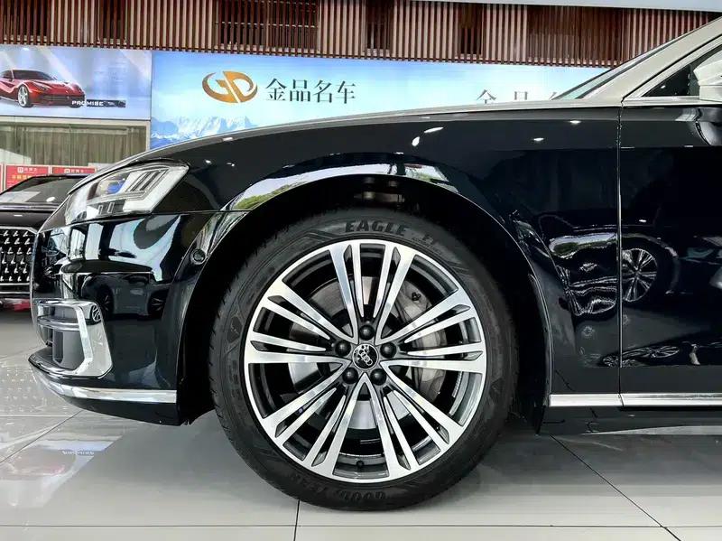 2021 Audi A8 A8L 55 TFSI quattro Premium — миниатюра 17