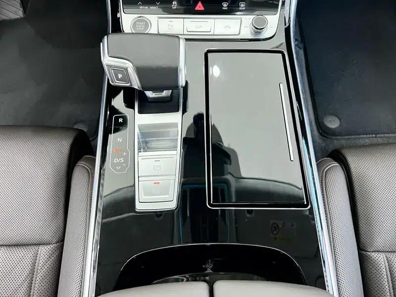 2021 Audi A8 A8L 55 TFSI quattro Premium — миниатюра 21