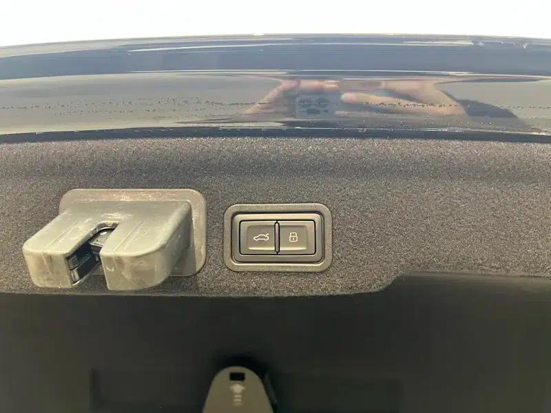 2017 Audi A8 A8L 45 TFSI quattro Luxury — миниатюра 11