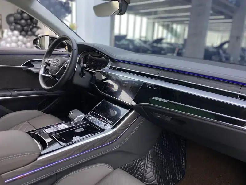 2023 Audi A8 A8L 50 TFSI quattro Premium Edition — миниатюра 6