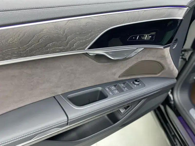 2023 Audi A8 A8L 50 TFSI quattro Premium Edition — миниатюра 10