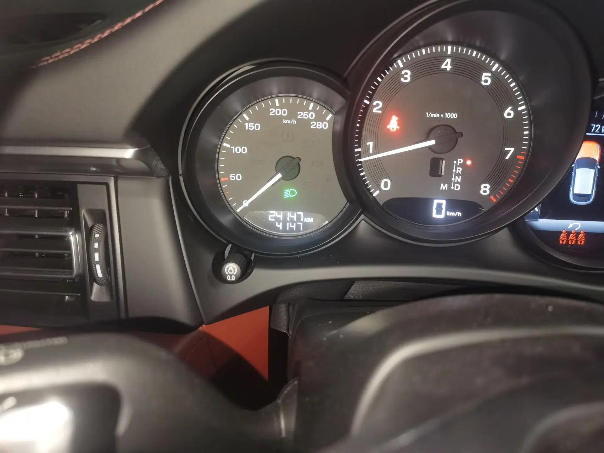 Porsche Macan 2022 Macan 2.0T — миниатюра 12