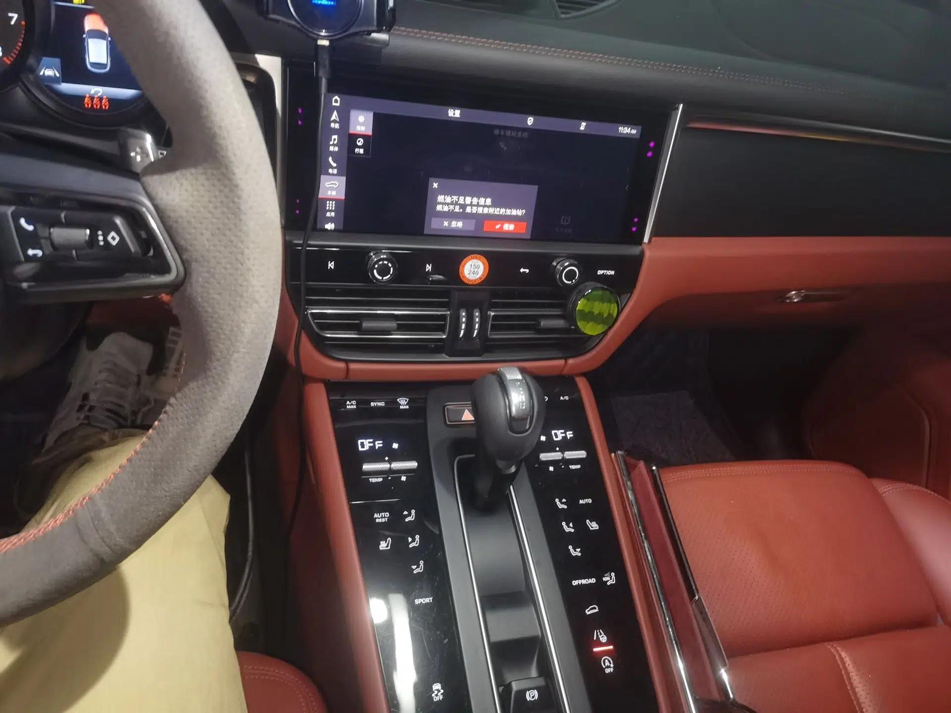 Porsche Macan 2022 Macan 2.0T — миниатюра 13