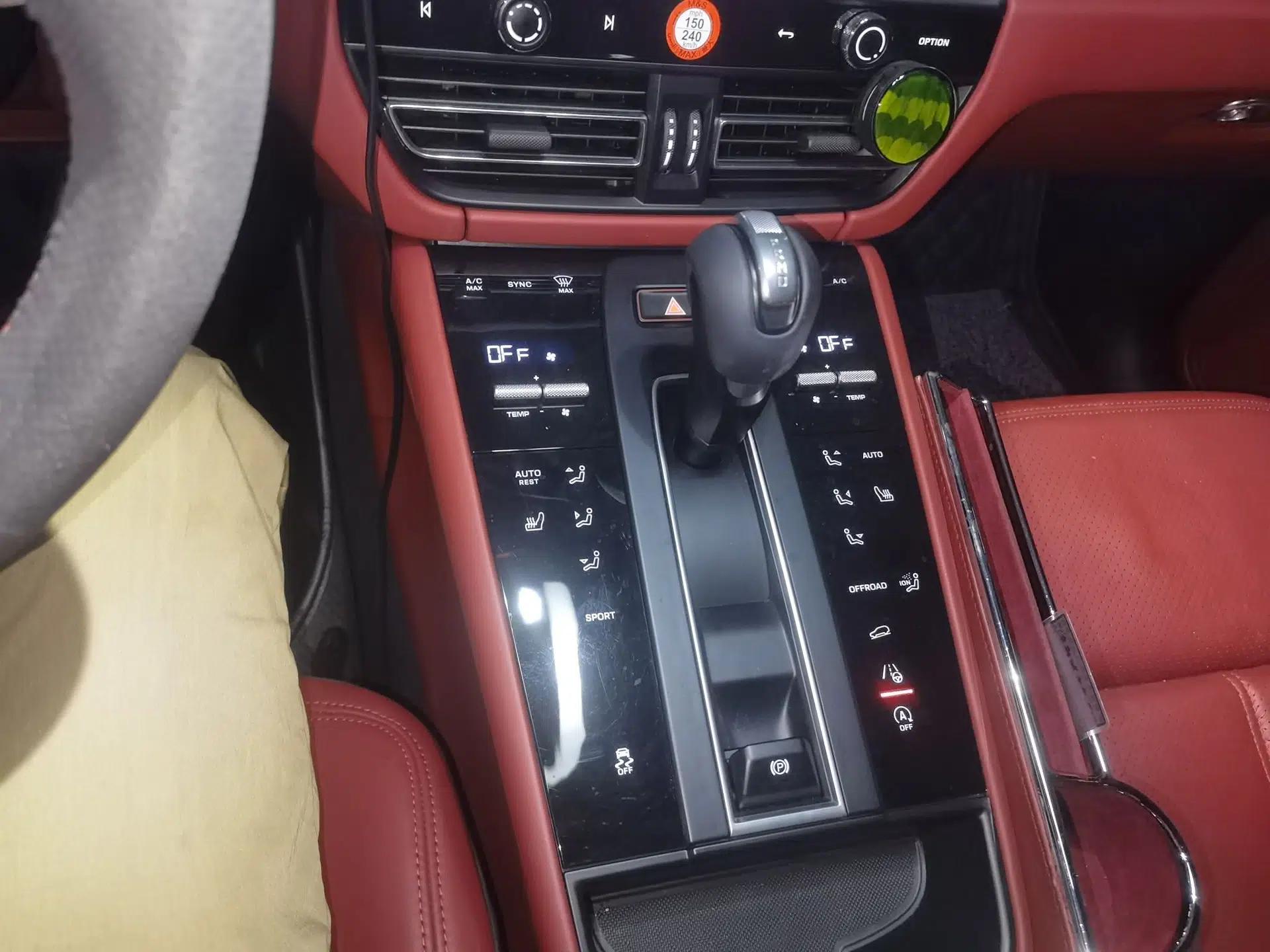 Porsche Macan 2022 Macan 2.0T — миниатюра 14