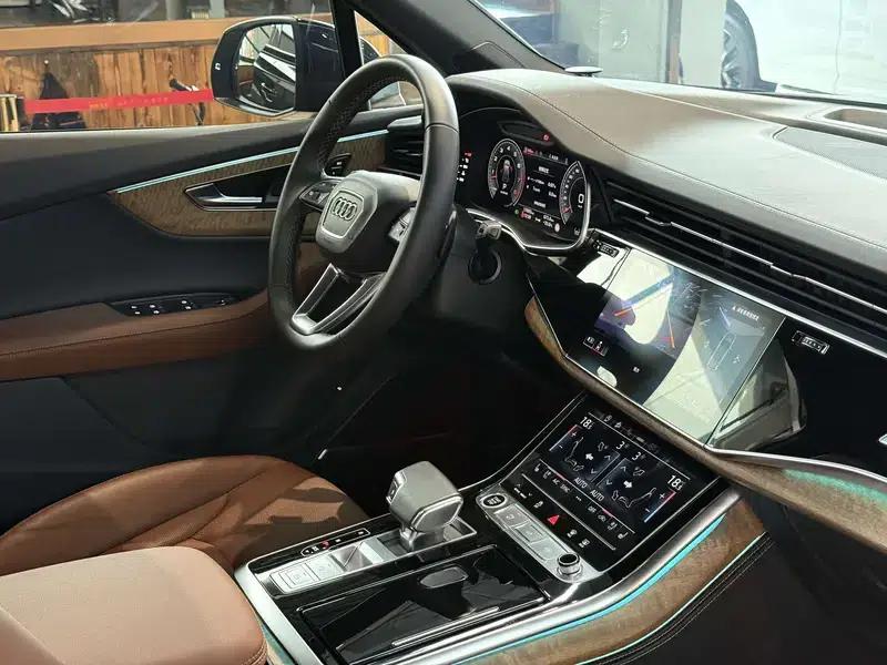 Audi Q7 2024 55 TFSI quattro S line Ice Sport Edition — миниатюра 11