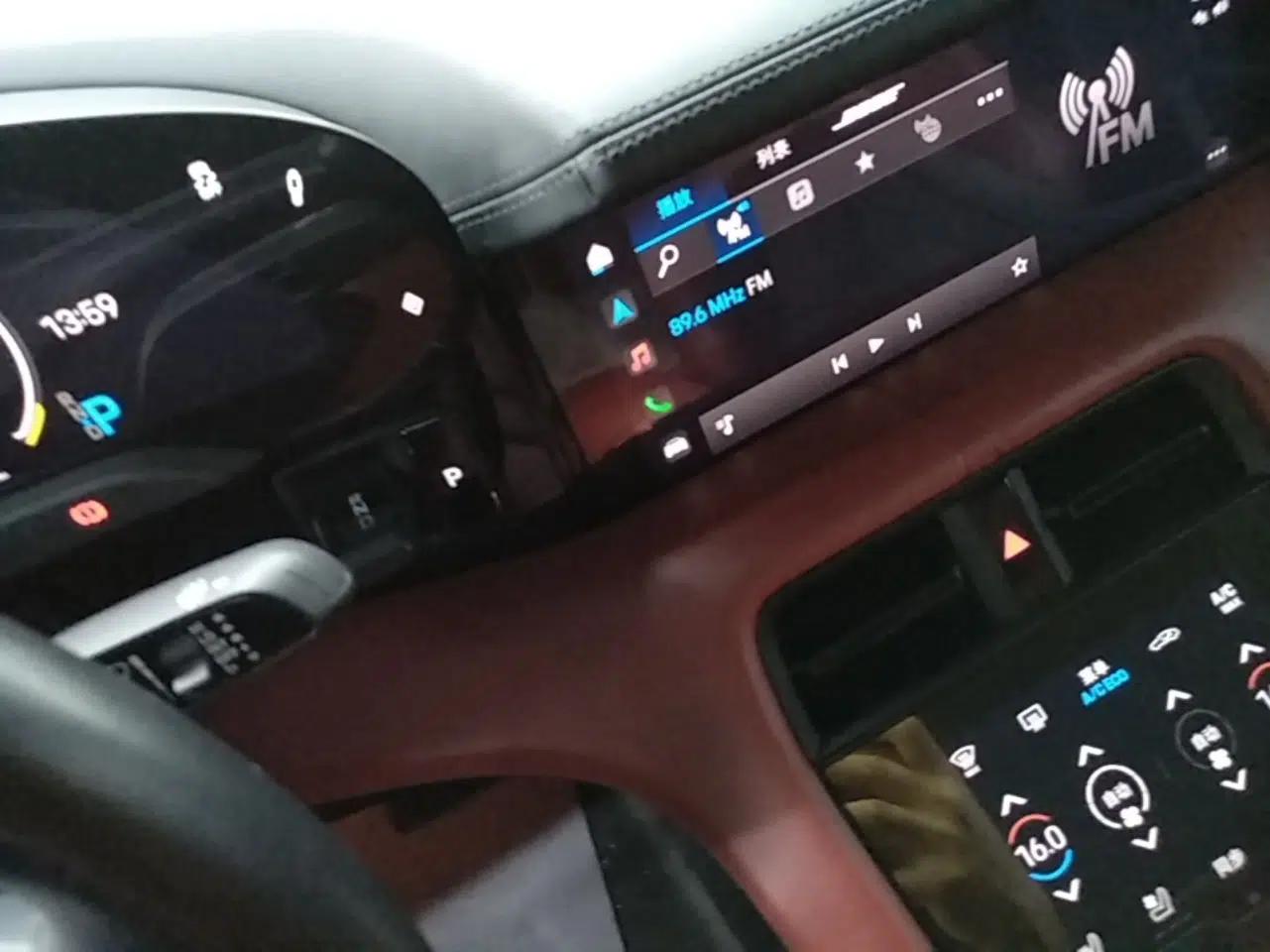 Porsche Taycan 2020 Taycan — миниатюра 21