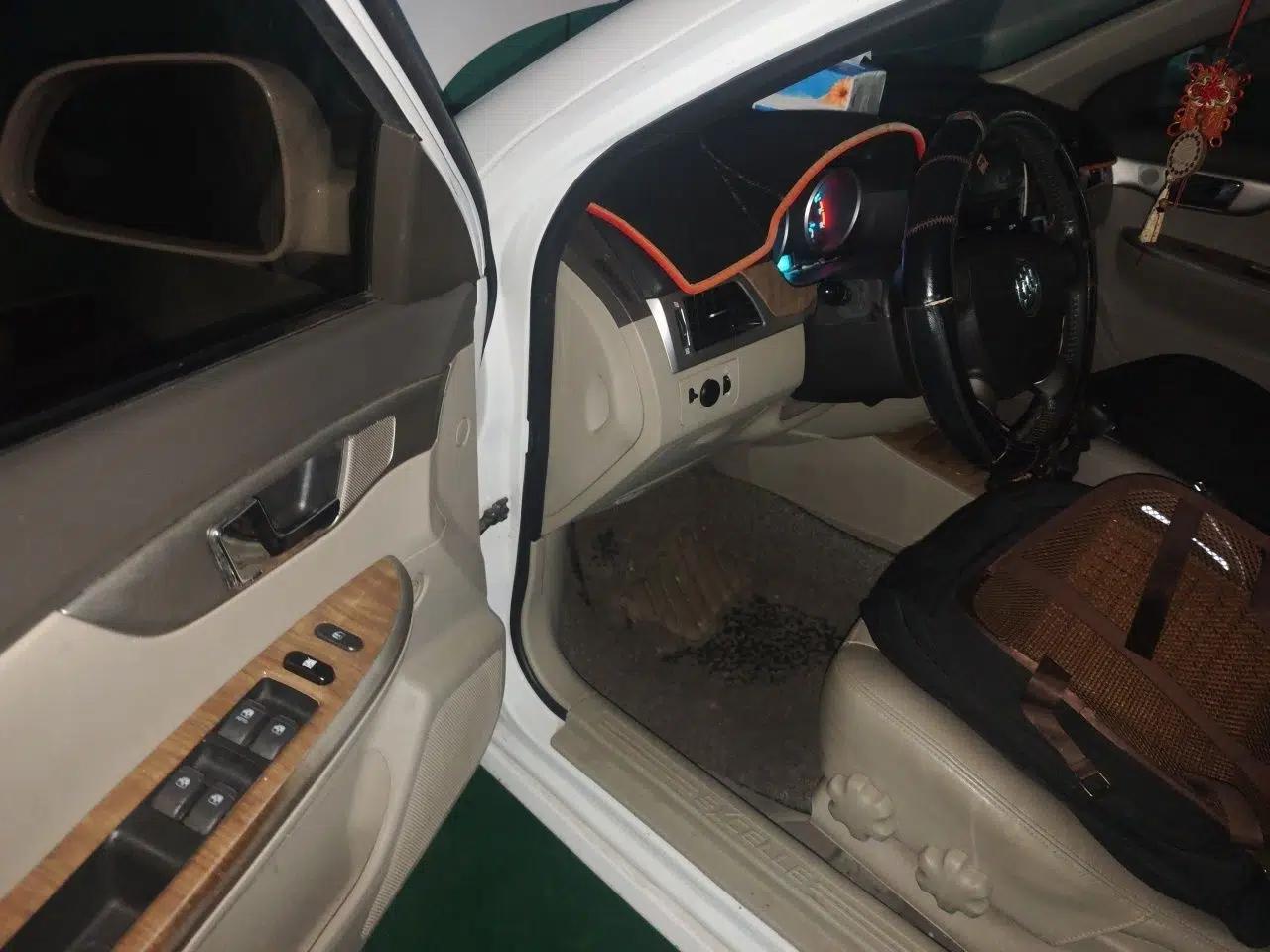 Buick Excelle 2015 1.5L Manual Luxury Model — миниатюра 16