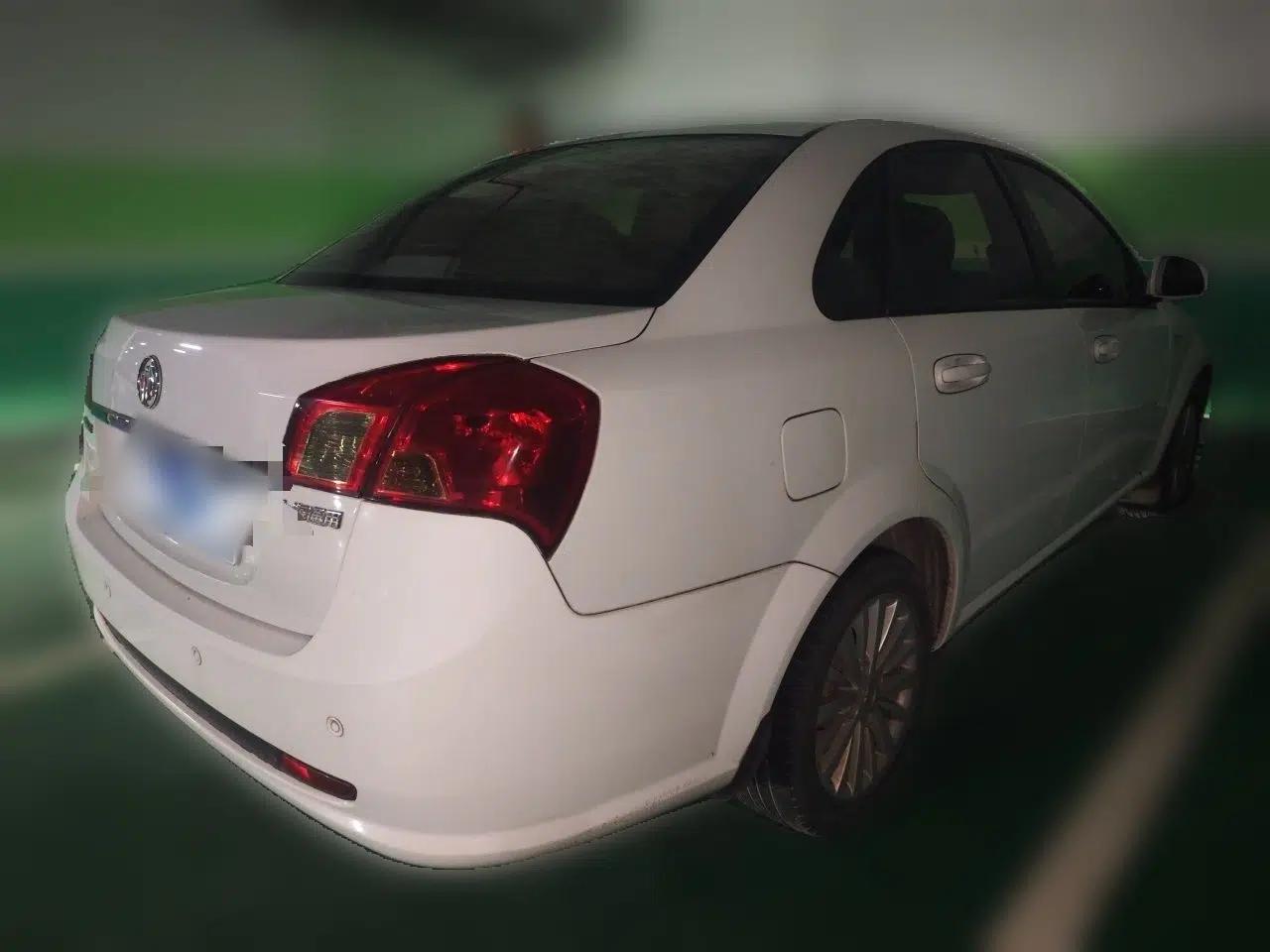 Buick Excelle 2015 1.5L Manual Luxury Model — миниатюра 6