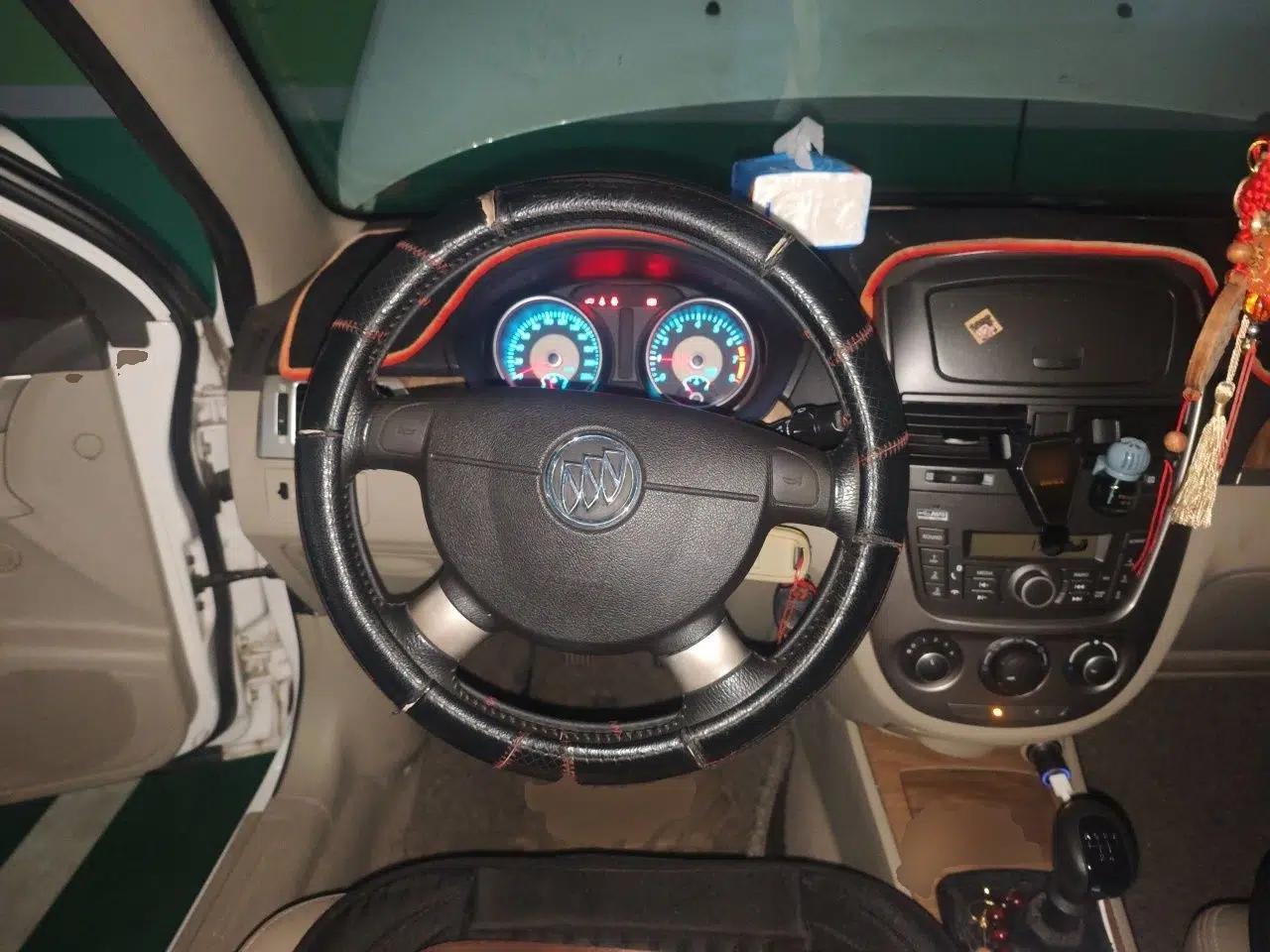 Buick Excelle 2015 1.5L Manual Luxury Model — миниатюра 10