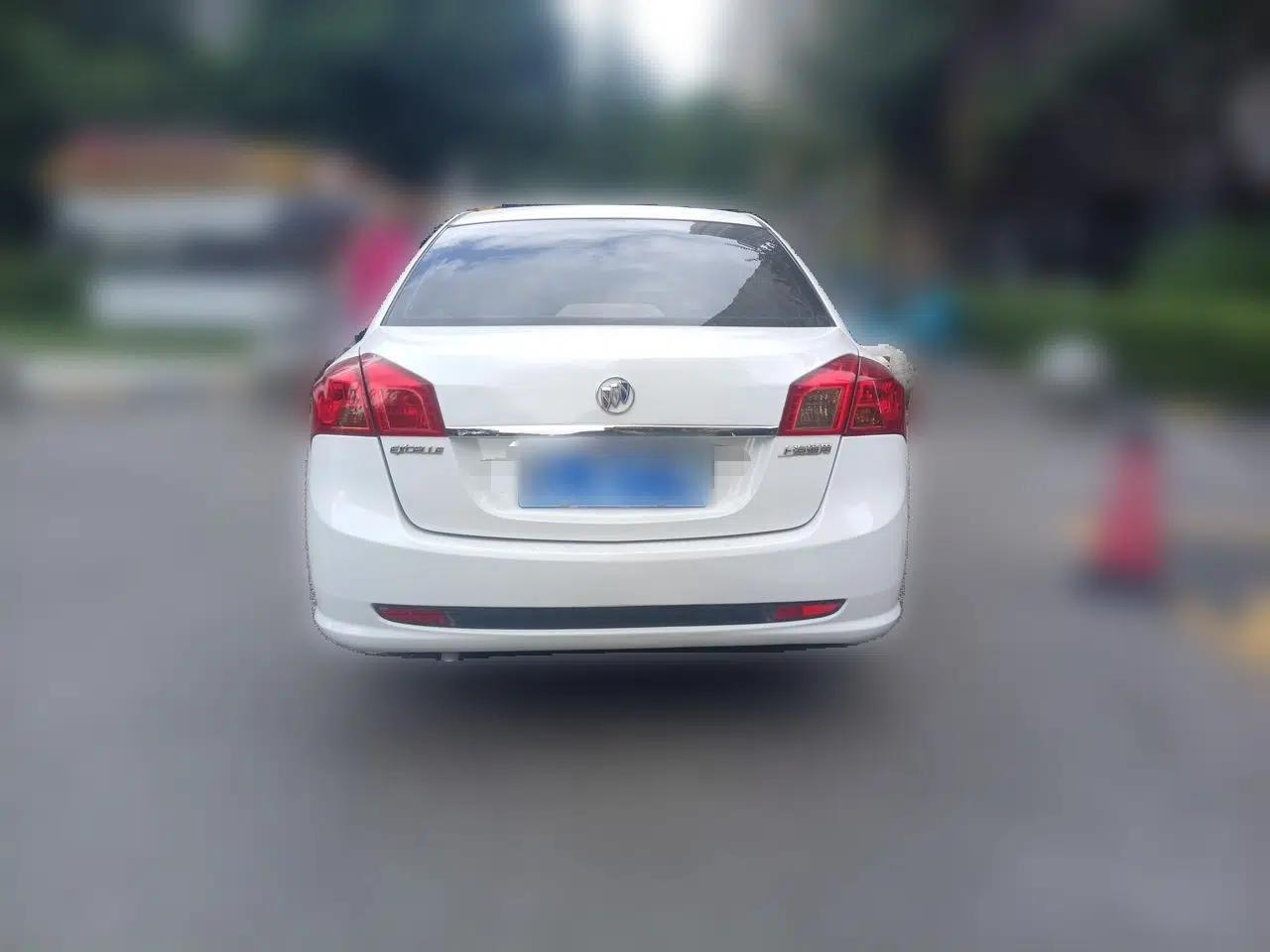 Buick Excelle 2013 1.5L Automatic Classic Model — миниатюра 5