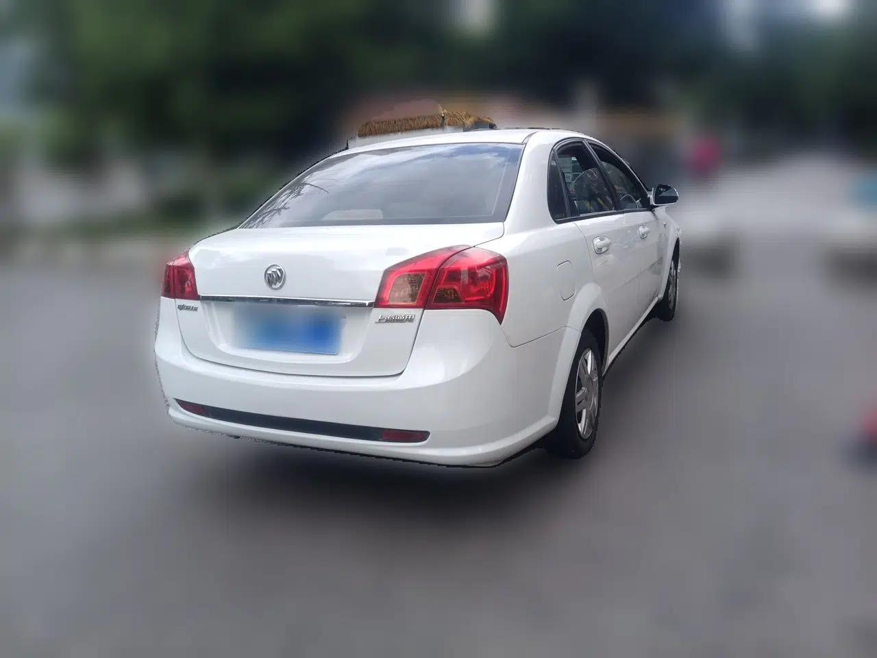 Buick Excelle 2013 1.5L Automatic Classic Model — миниатюра 6