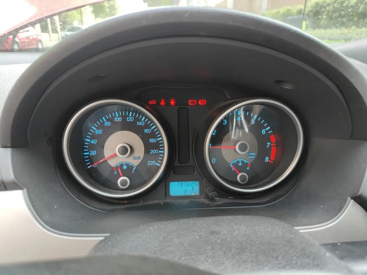 Buick Excelle 2013 1.5L Manual Classic Model — миниатюра 11