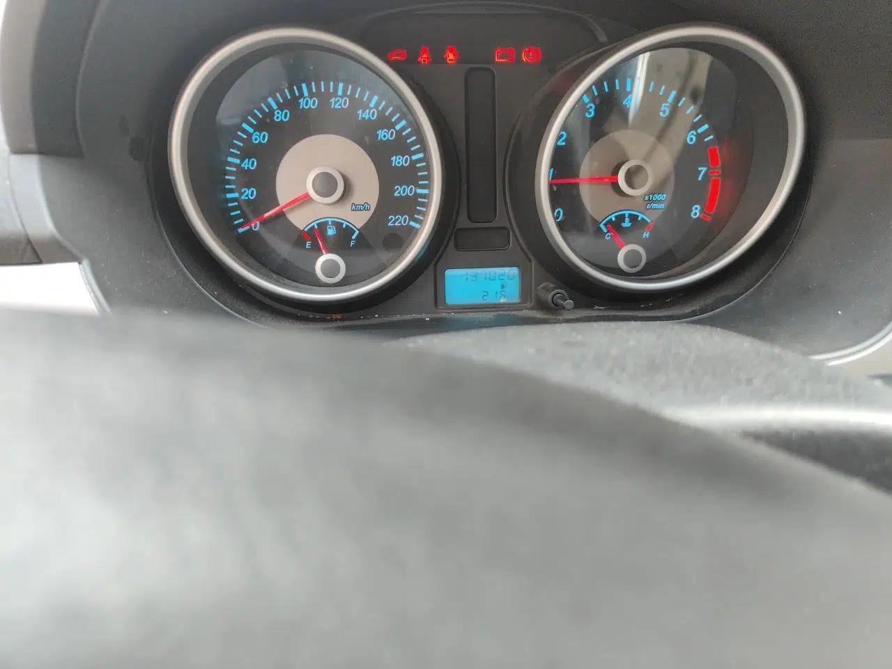 Buick Excelle 2013 1.5L Manual Classic Model — миниатюра 12