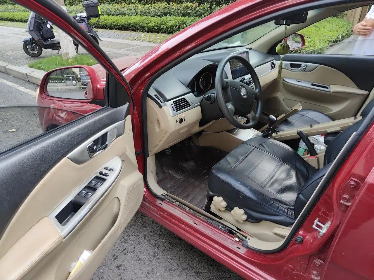 Buick Excelle 2013 1.5L Manual Classic Model — миниатюра 16