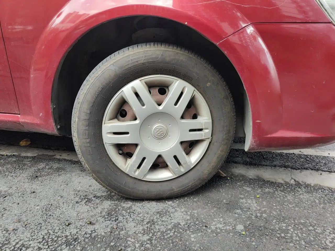 Buick Excelle 2013 1.5L Manual Classic Model — миниатюра 8
