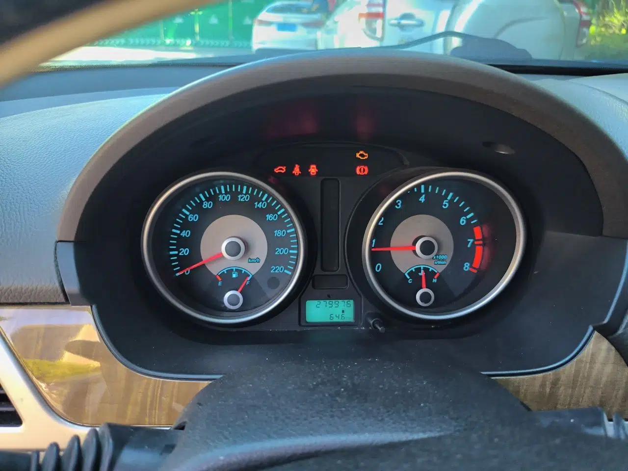 Buick Excelle 2015 1.5L Manual Luxury Model — миниатюра 11