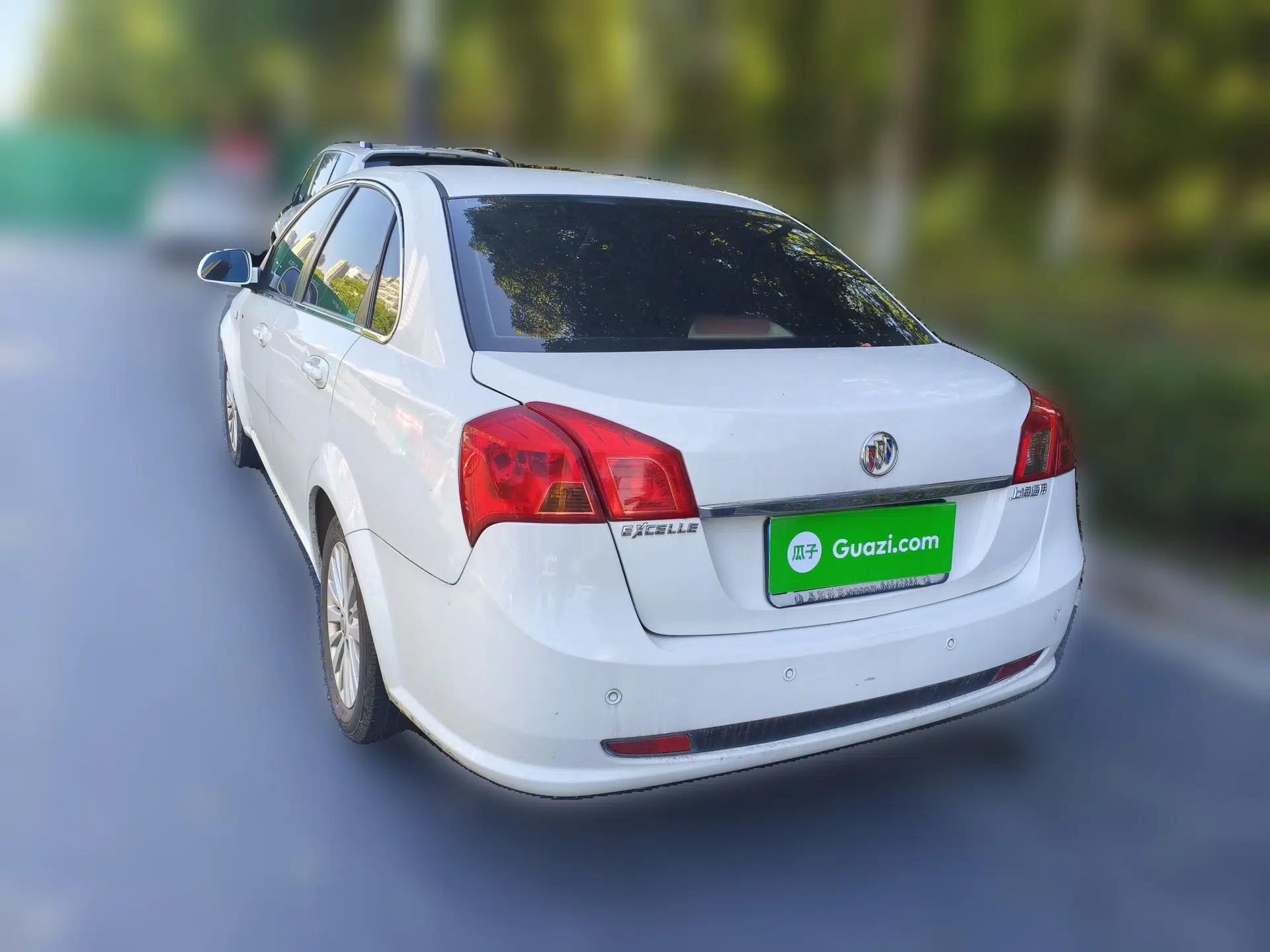 Buick Excelle 2015 1.5L Manual Luxury Model — миниатюра 4