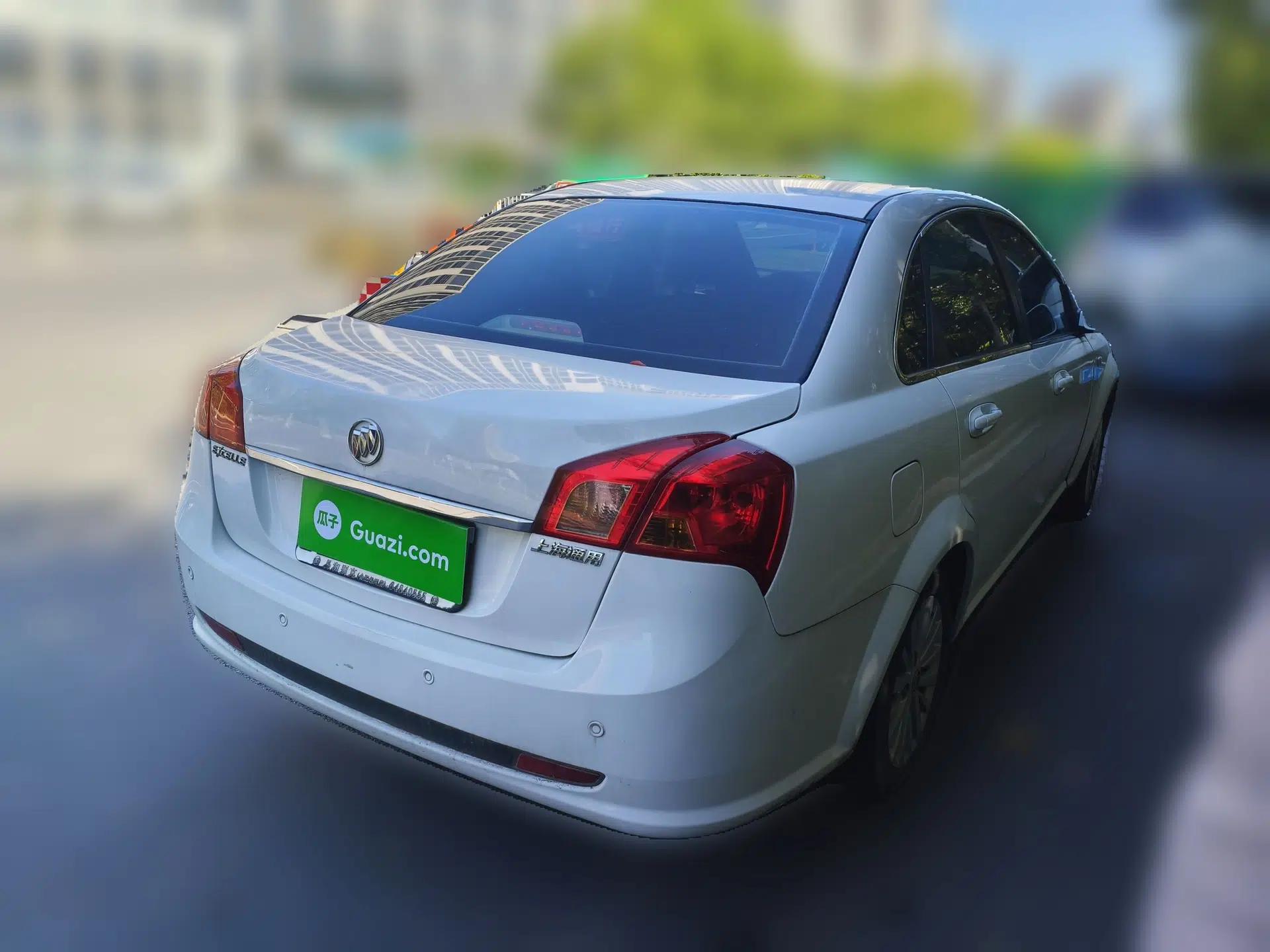 Buick Excelle 2015 1.5L Manual Luxury Model — миниатюра 6