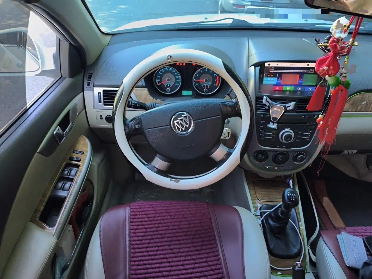 Buick Excelle 2015 1.5L Manual Luxury Model — миниатюра 10