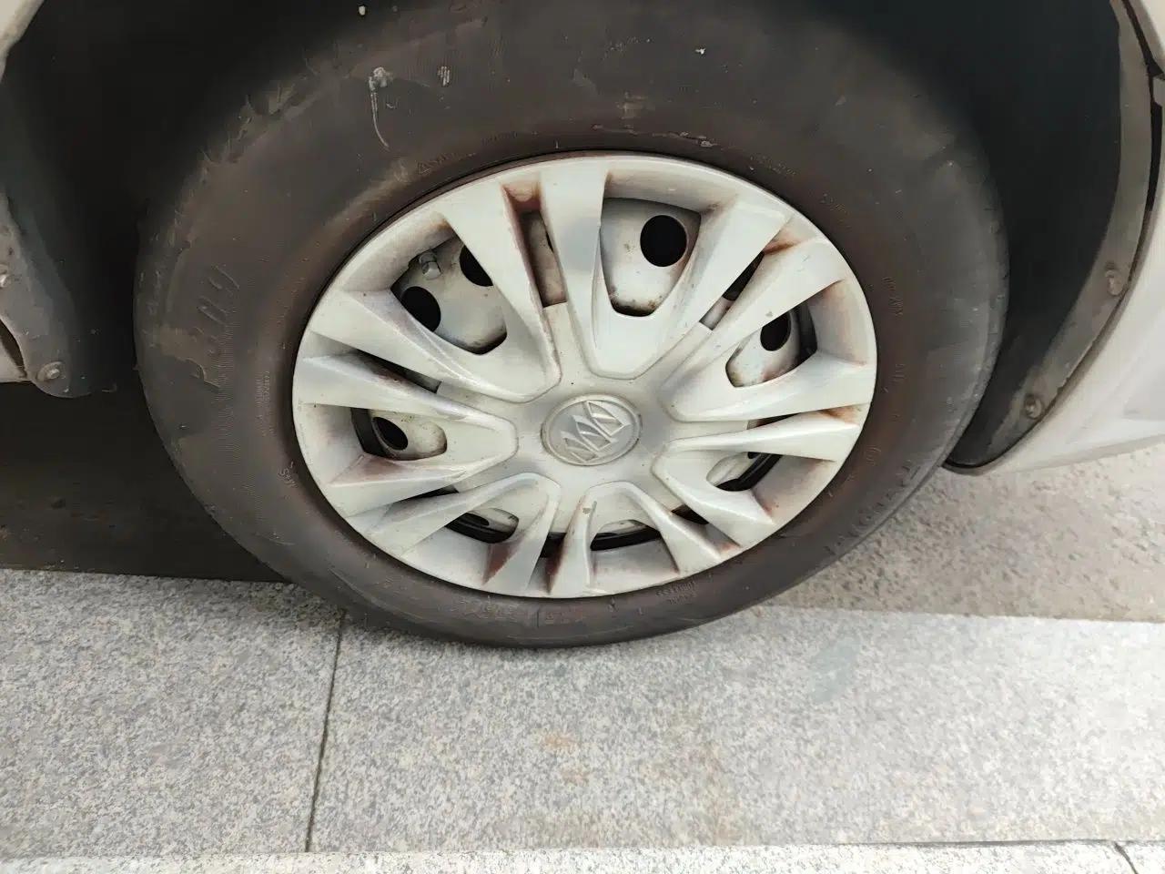 Buick Excelle 2013 1.5L Manual Classic Model — миниатюра 8