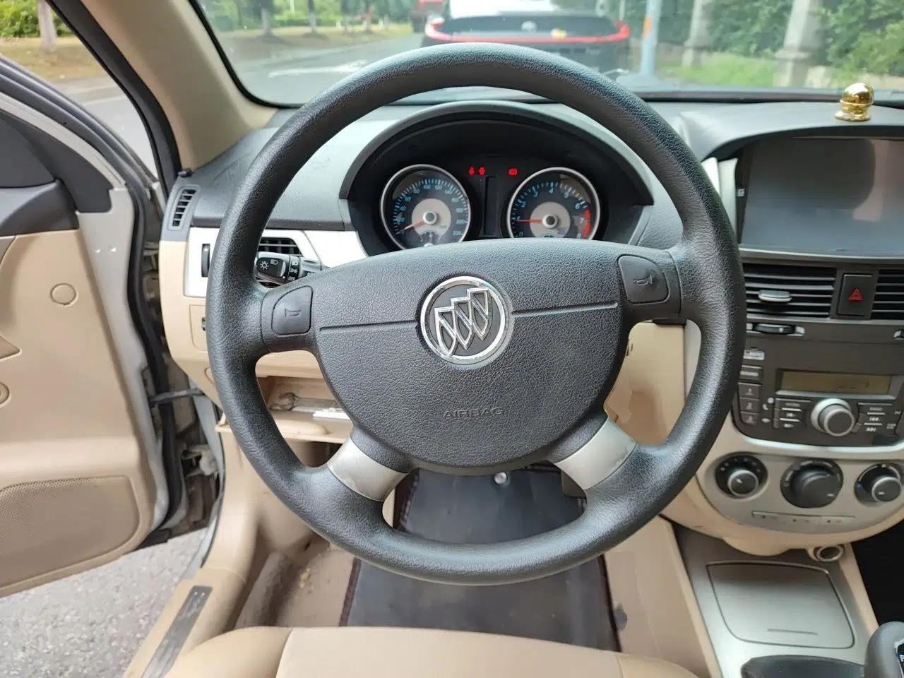 Buick Excelle 2013 1.5L Manual Classic Model — миниатюра 10