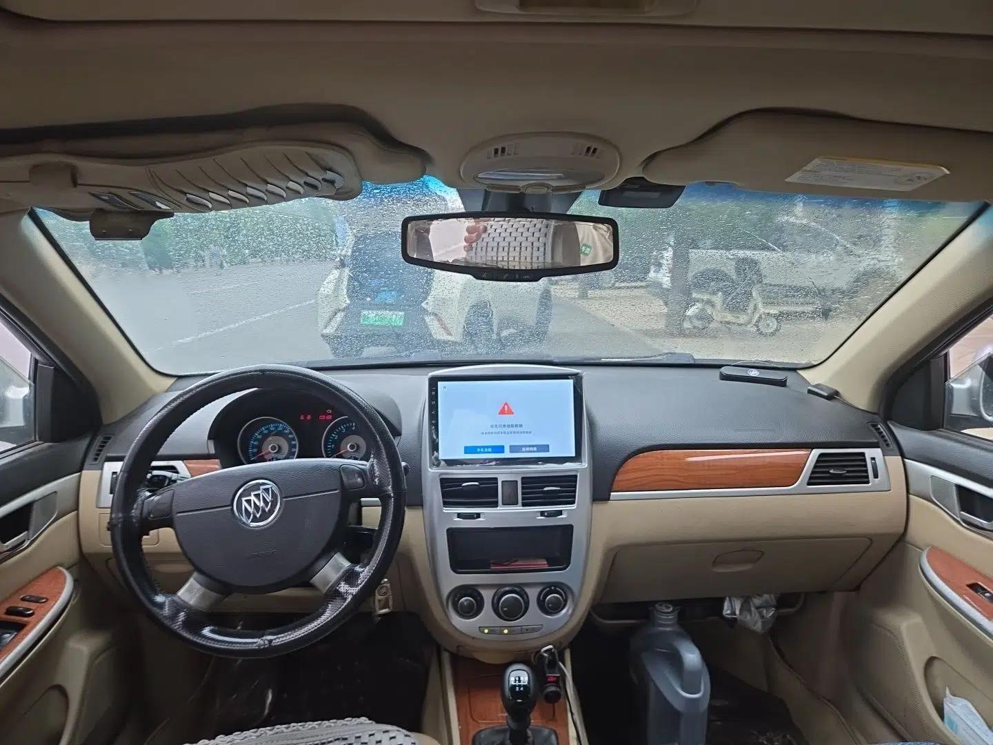 Buick Excelle 2013 1.5L Manual Luxury Model — миниатюра 9