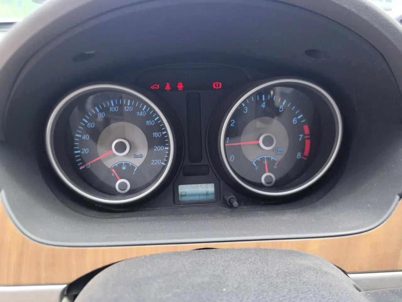 Buick Excelle 2015 1.5L Automatic Classic Model — миниатюра 11