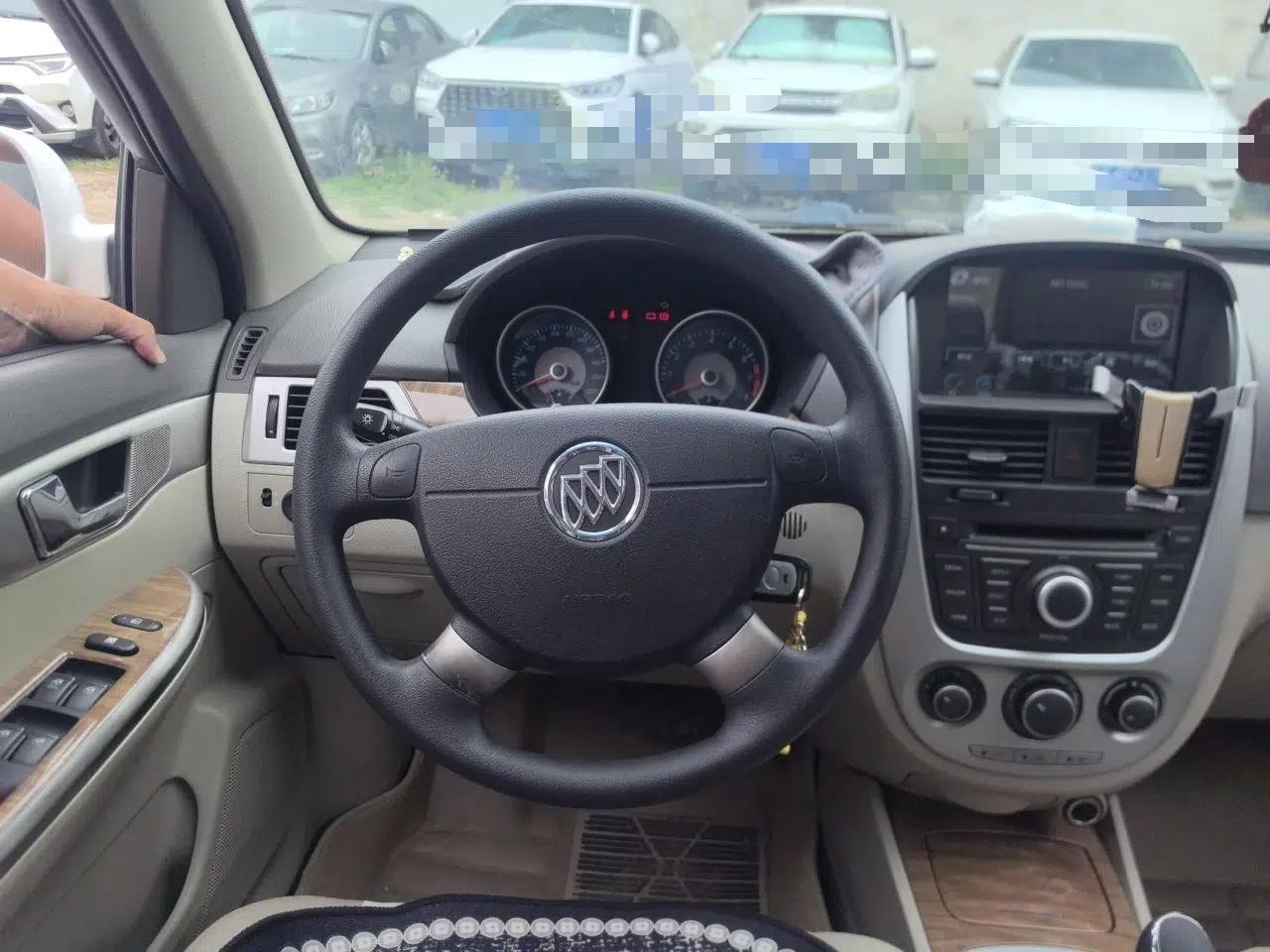 Buick Excelle 2015 1.5L Automatic Classic Model — миниатюра 10