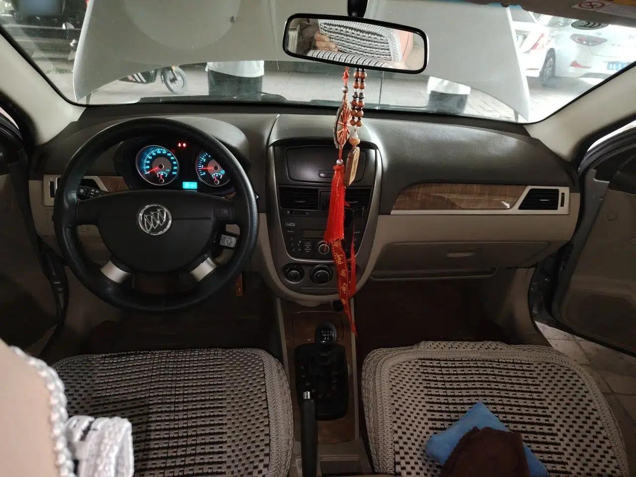 Buick Excelle 2015 1.5L Manual Classic Trim — миниатюра 9