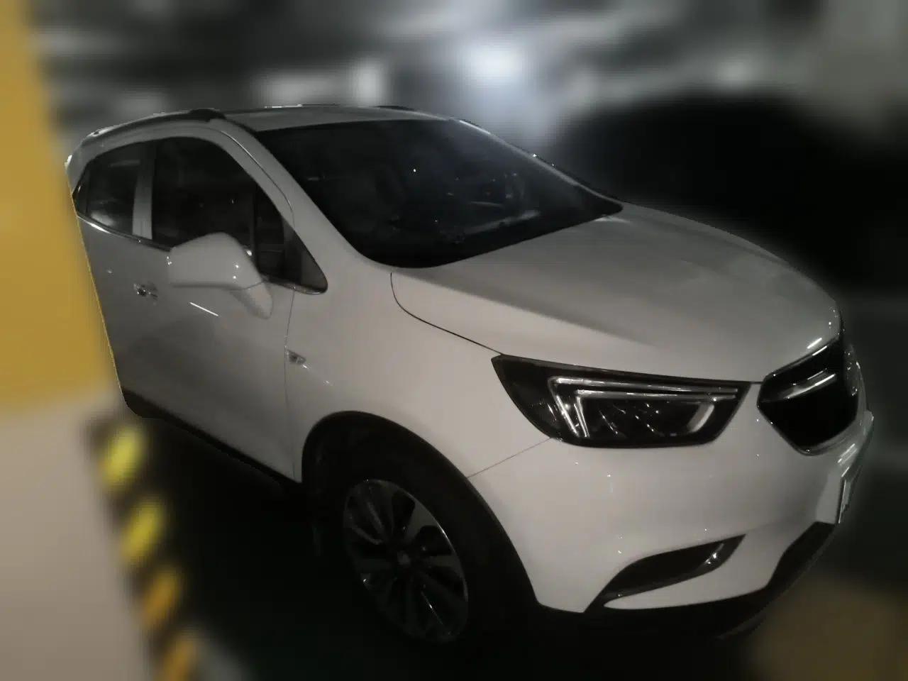 Buick Encore 2016 18T Automatic Two-Wheel Drive Urban Elite Model — миниатюра 3