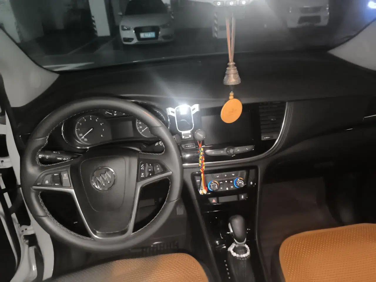 Buick Encore 2016 18T Automatic Two-Wheel Drive Urban Elite Model — миниатюра 9