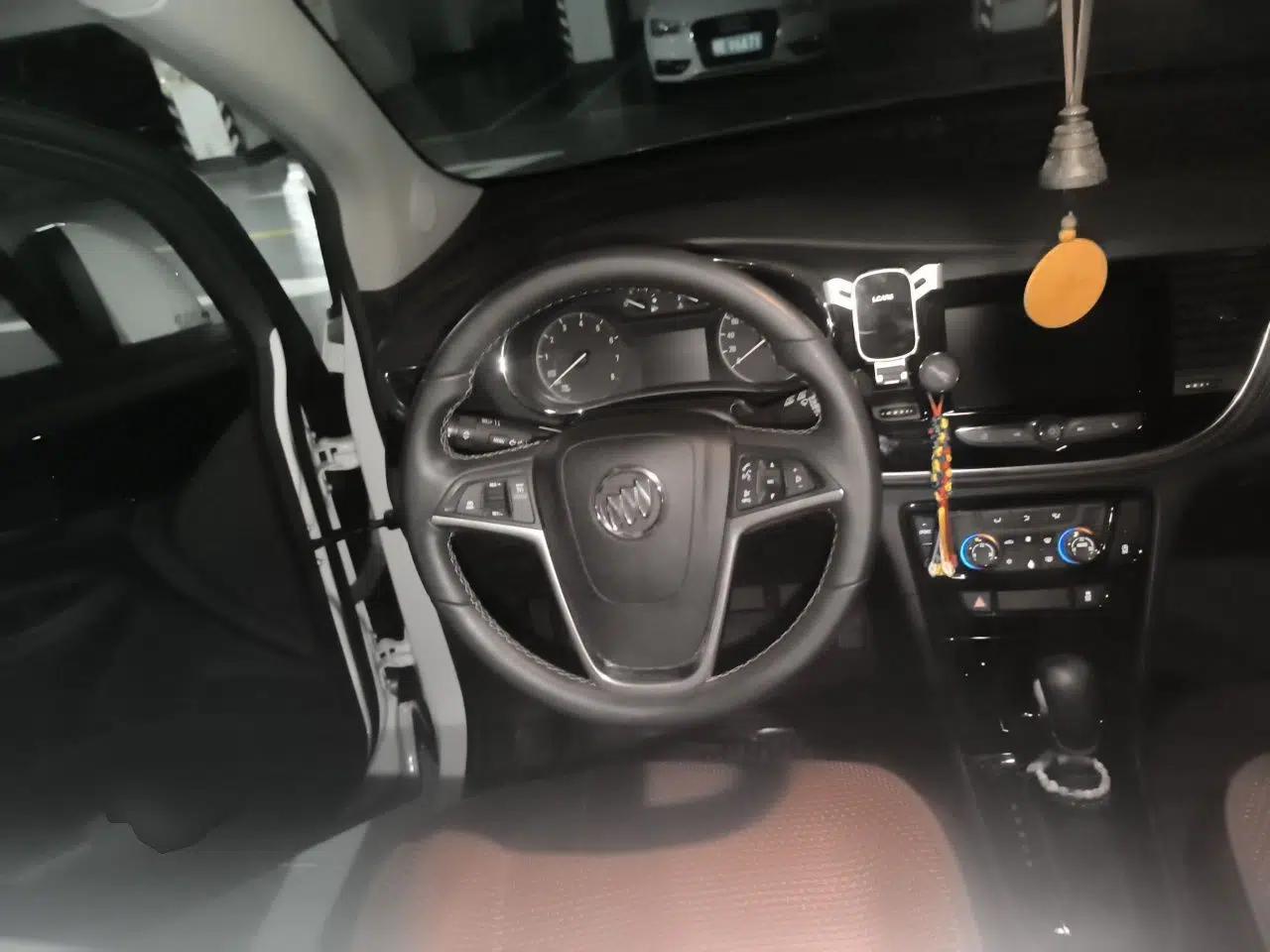Buick Encore 2016 18T Automatic Two-Wheel Drive Urban Elite Model — миниатюра 10