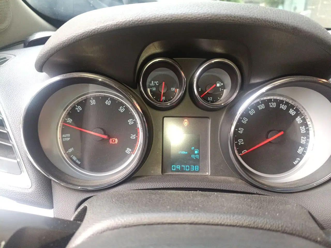 Buick Encore 2015 1.4T Automatic Two-Wheel Drive Urban Elite Version — миниатюра 11