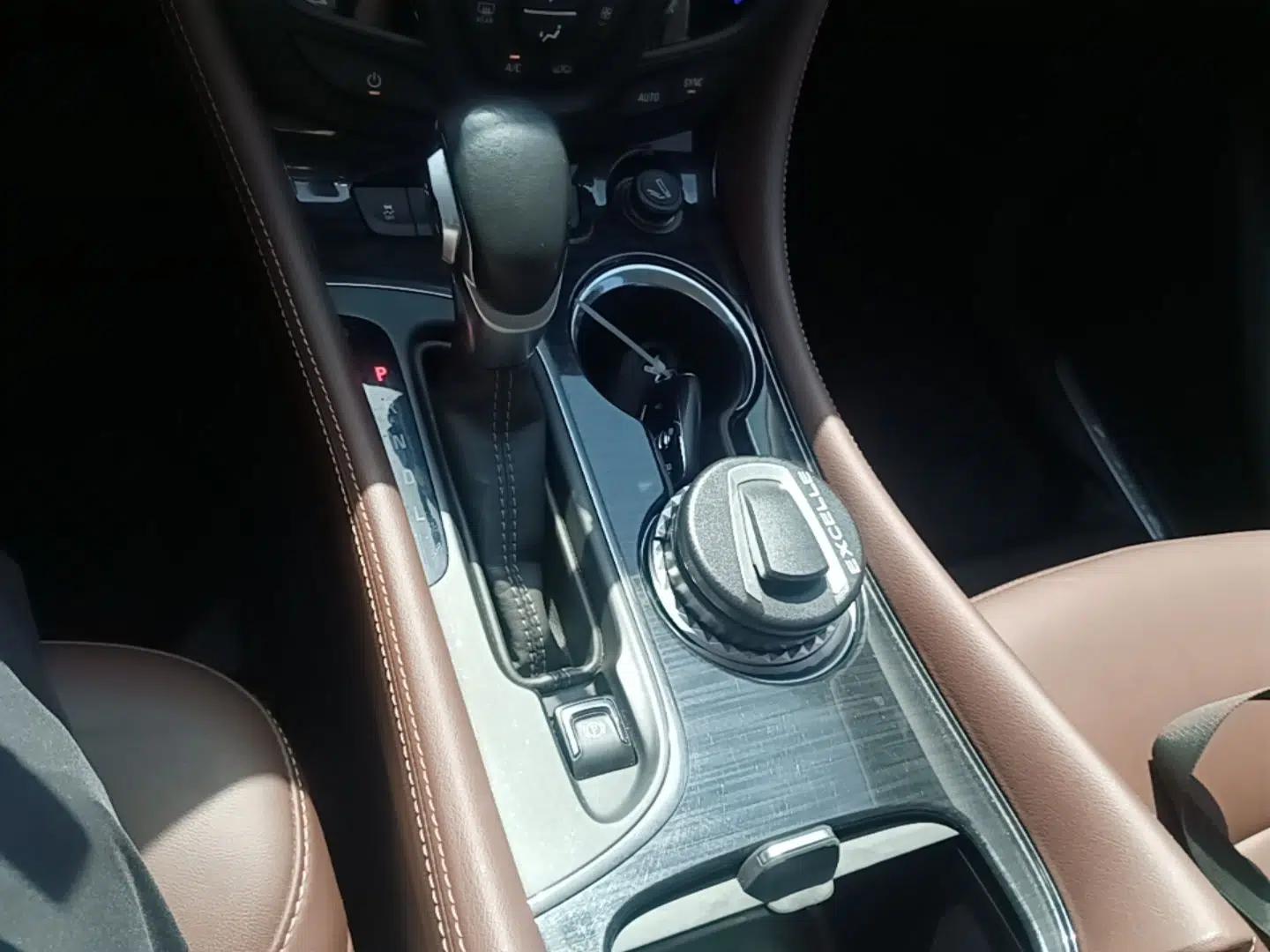 Buick Envision 2018 28T Four-Wheel Drive Elite Version — миниатюра 21
