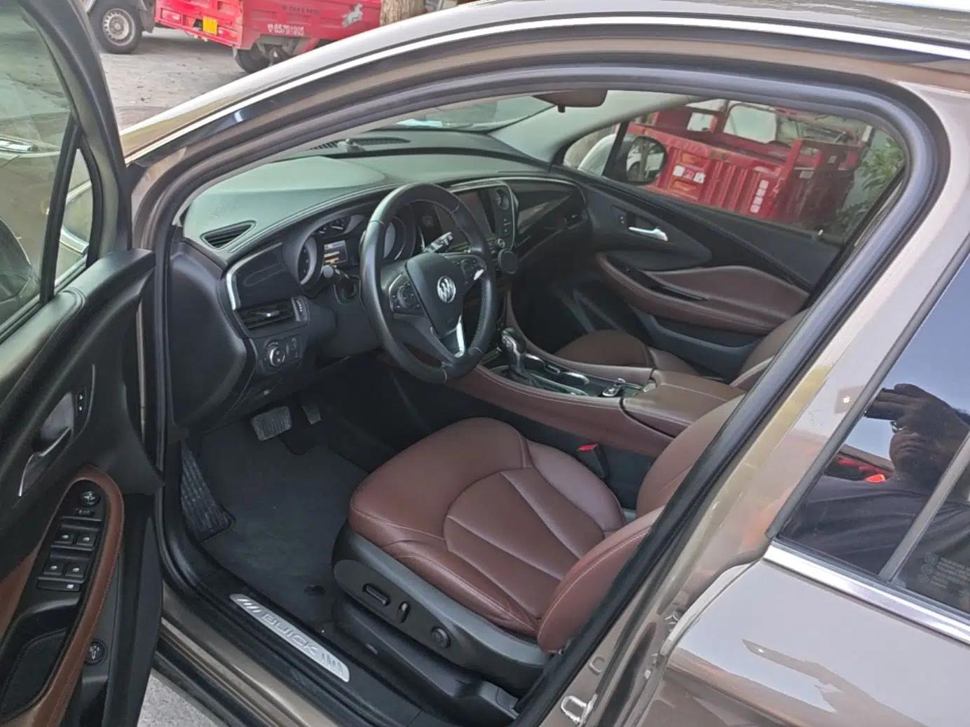 Buick Envision 2018 28T Four-Wheel Drive Elite Version — миниатюра 18