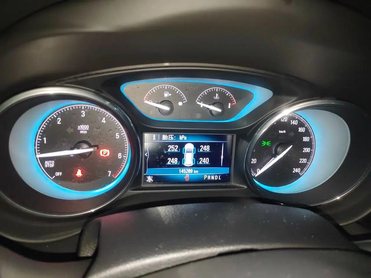 Buick Envision 2017 28T Four-Wheel Drive Luxury Model — миниатюра 11