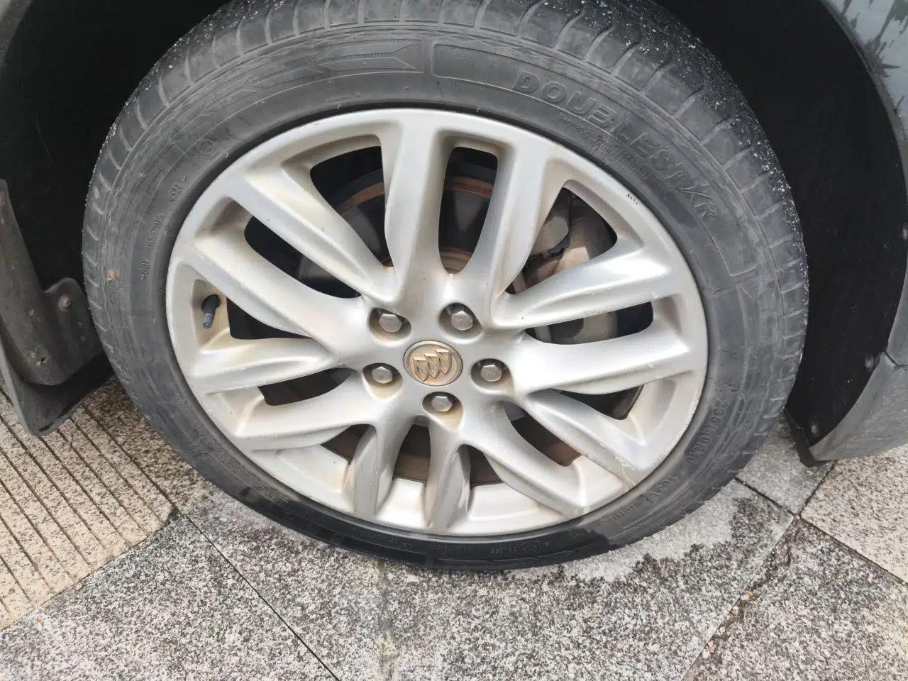 Buick Envision 2018 28T Four-Wheel Drive Elite Version — миниатюра 8
