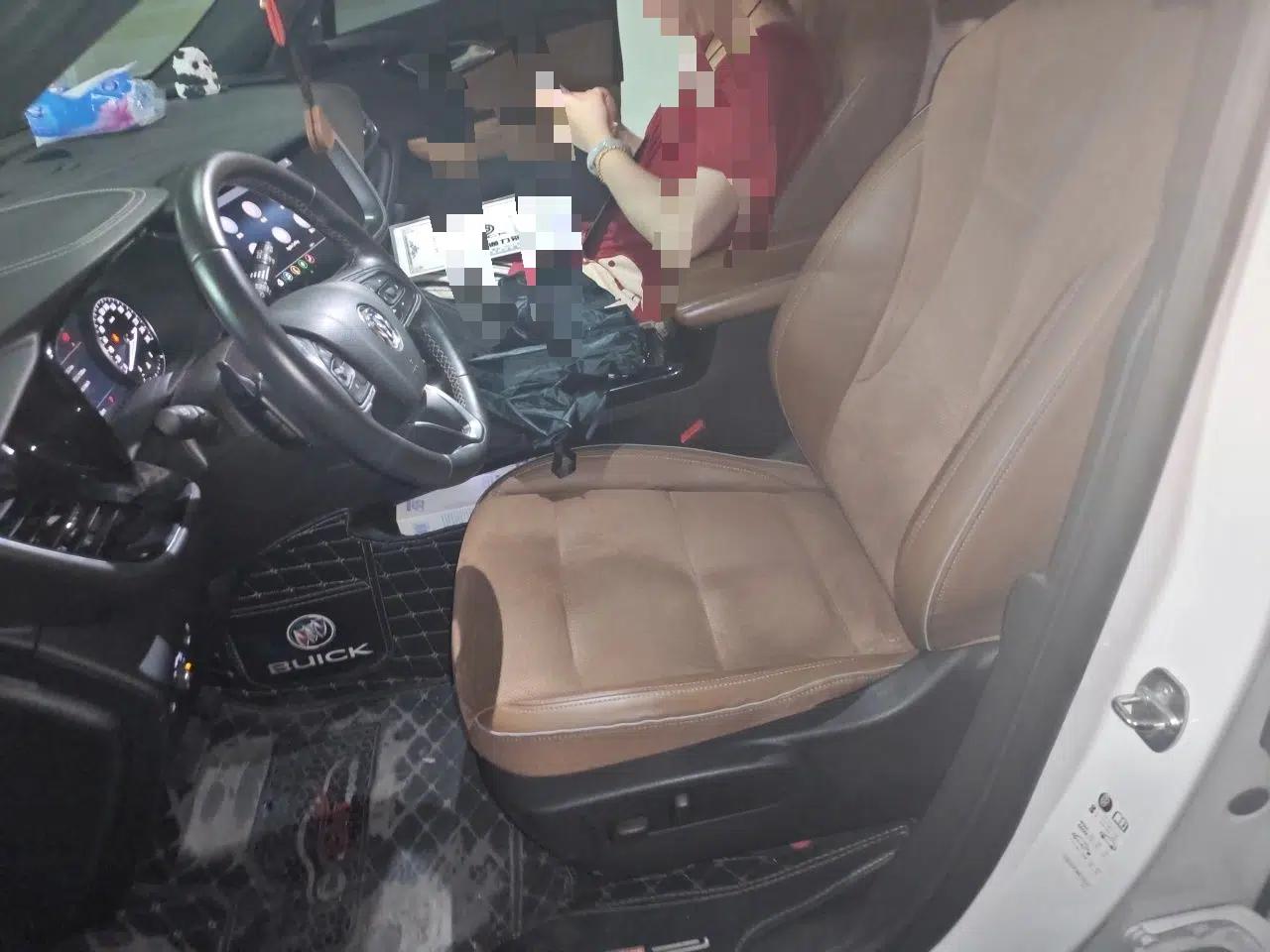 Buick Envision 2020 Encore S 652T Two-Wheel Drive Luxury Model — миниатюра 15