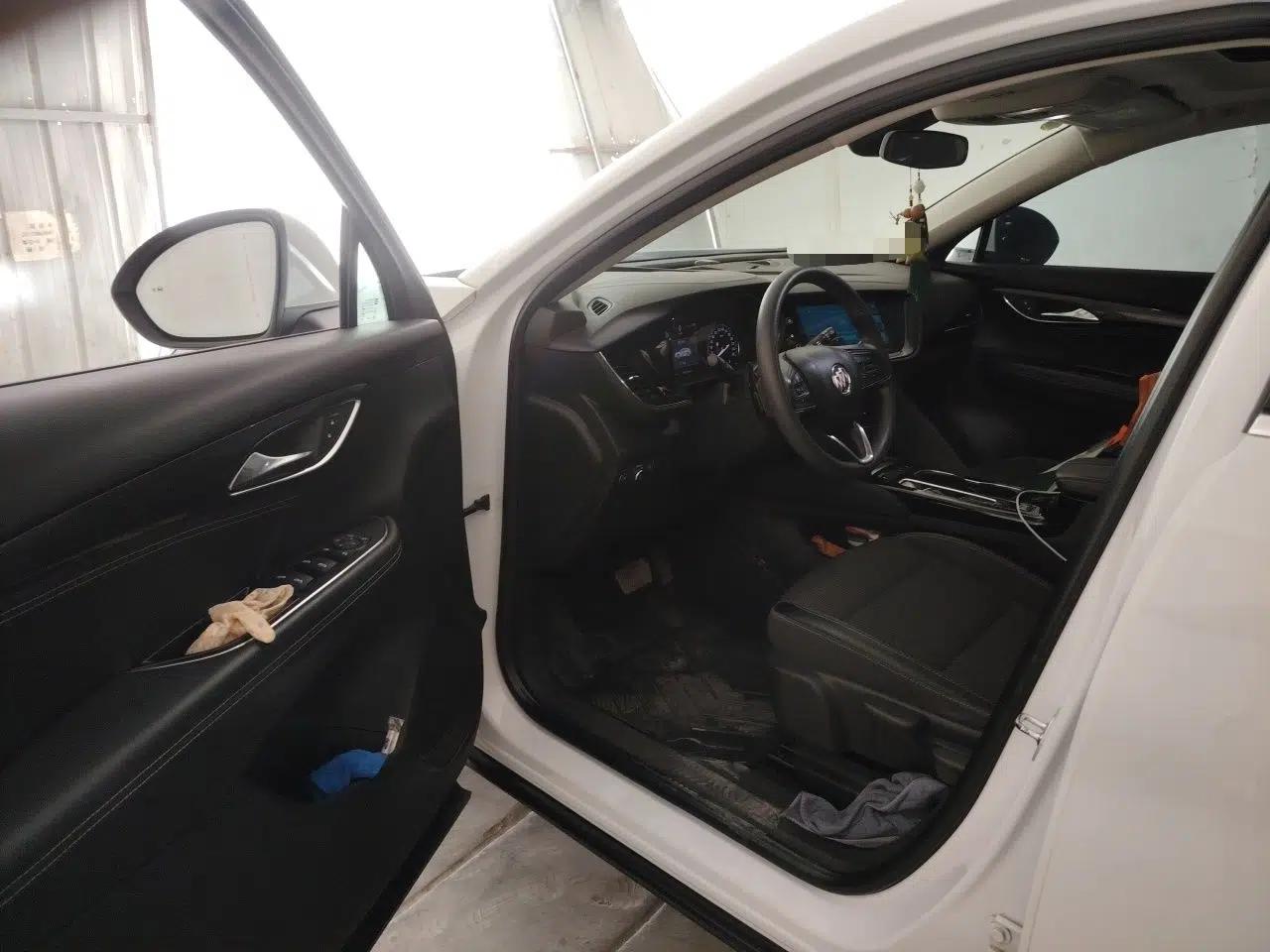 Buick Envision 2020 Onix S 652T Two-Wheel Drive Elite Model — миниатюра 16
