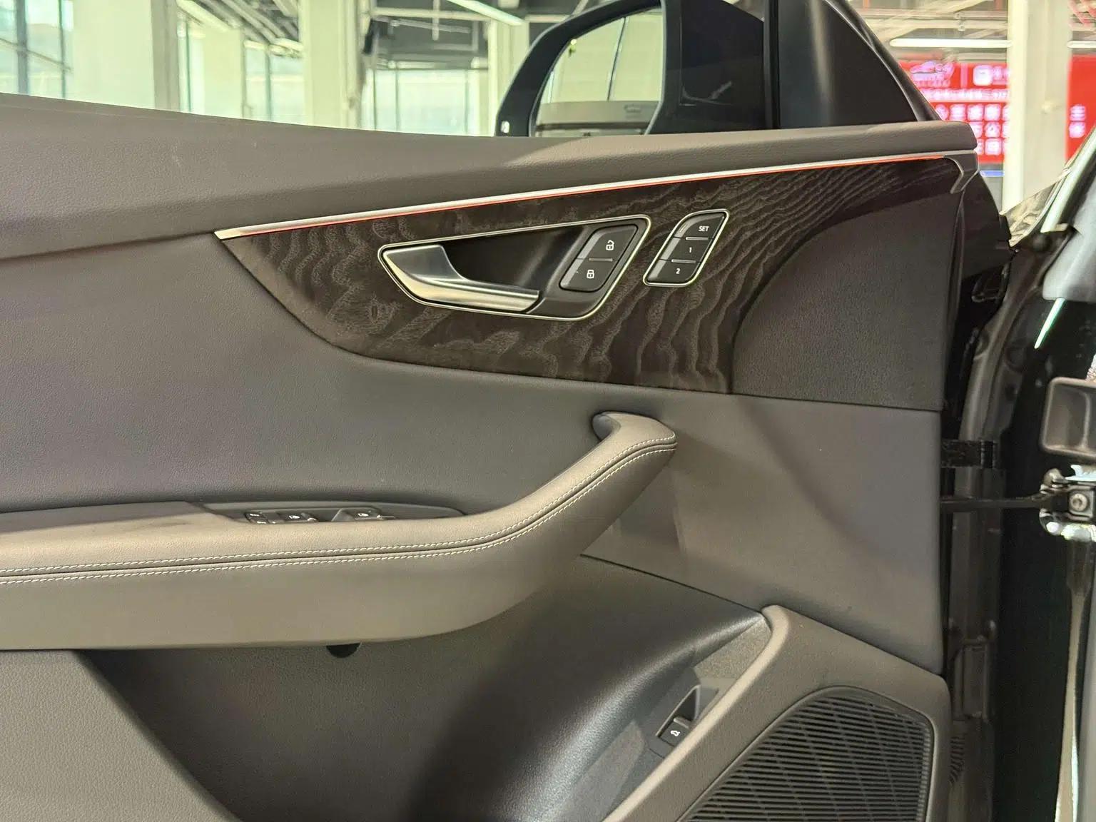 Audi Q8 2024 55 TFSI Luxury Dynamic — миниатюра 25