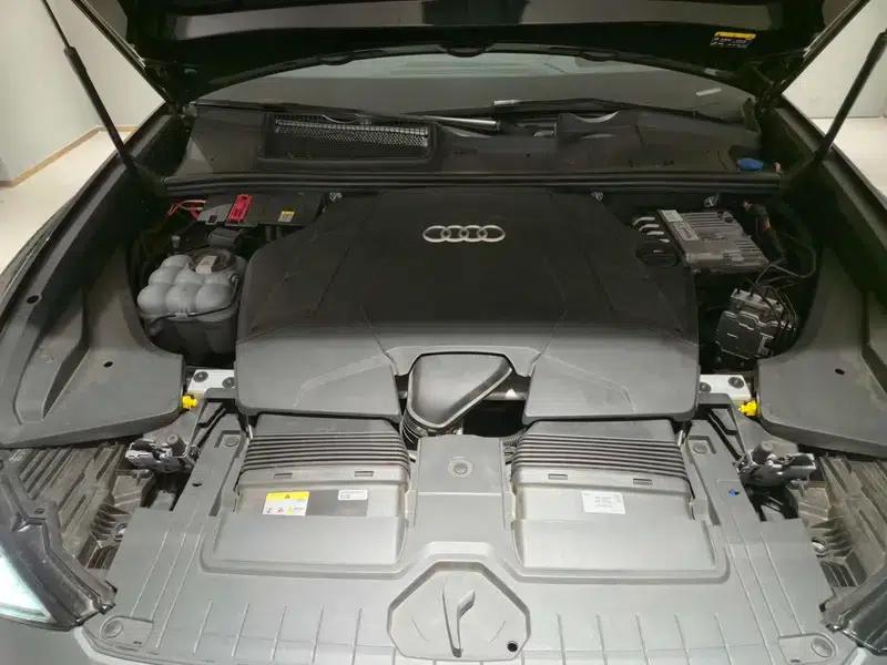 Audi Q8 2023 55 TFSI Premium Dynamic Edition — миниатюра 6