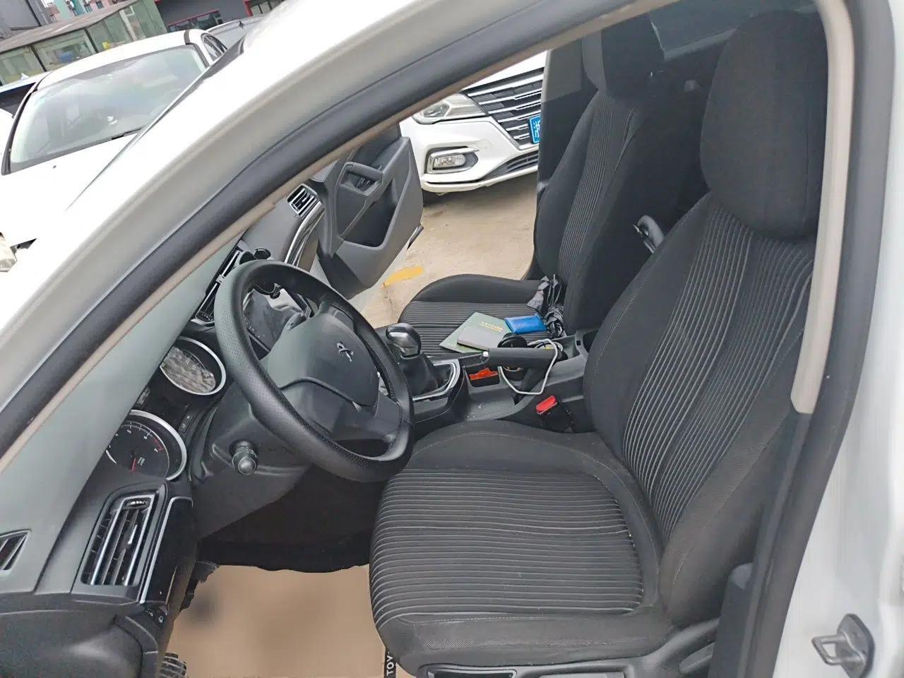 Peugeot 408 2014 1.8L Manual Leading Edition — миниатюра 15