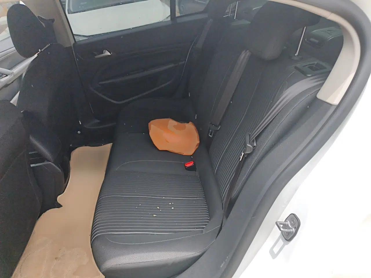 Peugeot 408 2014 1.8L Manual Leading Edition — миниатюра 17