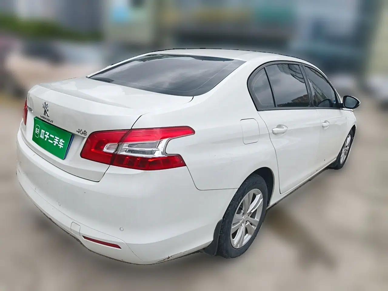 Peugeot 408 2014 1.8L Manual Leading Edition — миниатюра 6
