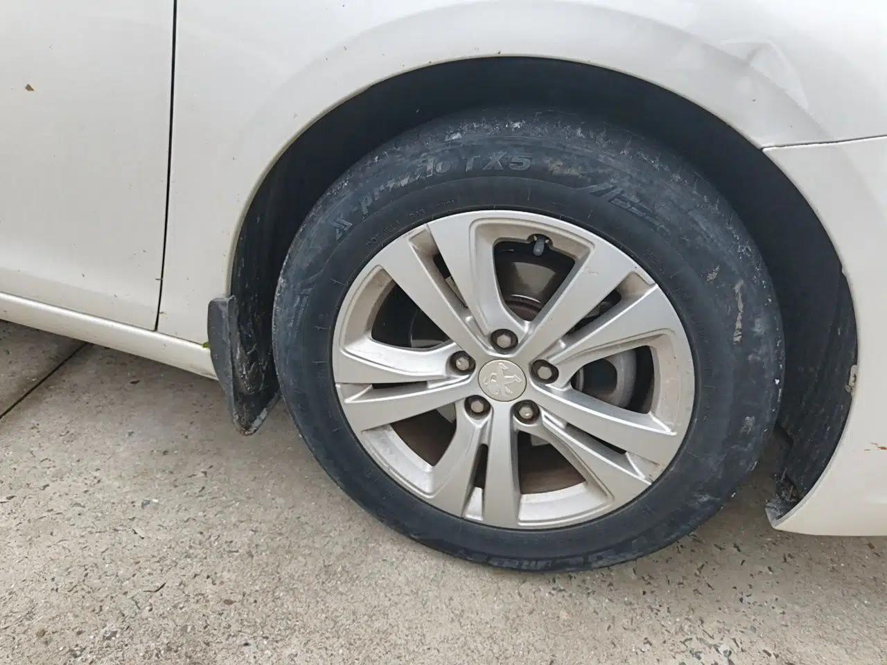 Peugeot 408 2014 1.8L Manual Leading Edition — миниатюра 8