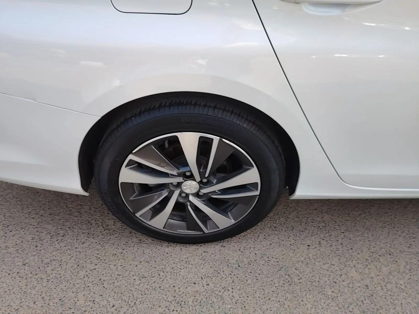 Peugeot 408 2019 230THP Automatic Luxury Edition China VI Standard — миниатюра 11