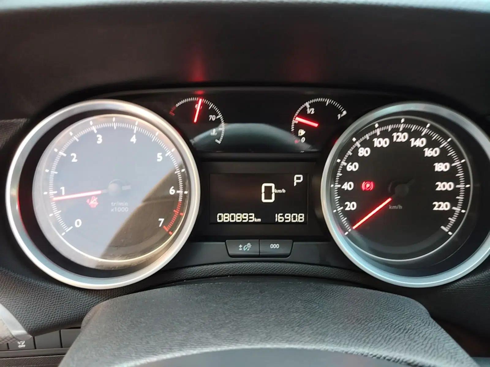 Peugeot 408 2019 230THP Automatic Luxury Edition China VI Standard — миниатюра 19