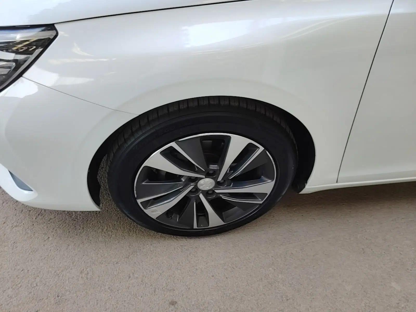 Peugeot 408 2019 230THP Automatic Luxury Edition China VI Standard — миниатюра 10